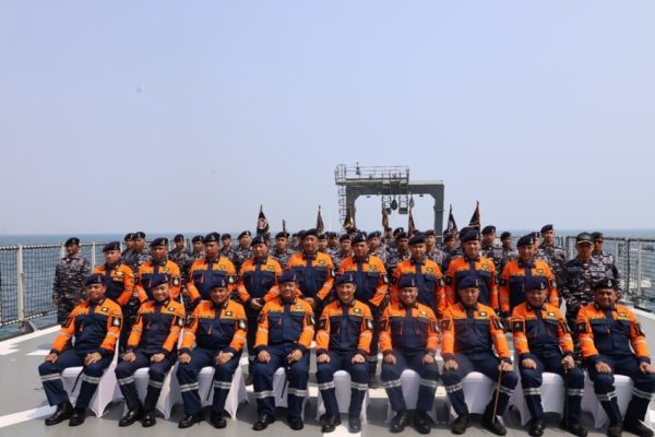 danpushidrosal-sematkan-brevet-hidrooseanografi-ke-wakasal-hingga-wagub-lemhannas-cdl