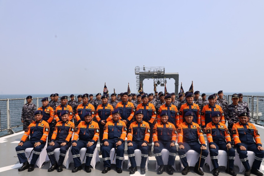 danpushidrosal-sematkan-brevet-hidrooseanografi-ke-wakasal-hingga-wagub-lemhannas-cdl