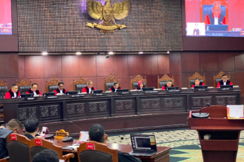 gugatan-mahasiswa-soal-pasal-zina-dan-kumpul-kebo-kandas-di-mk-dix