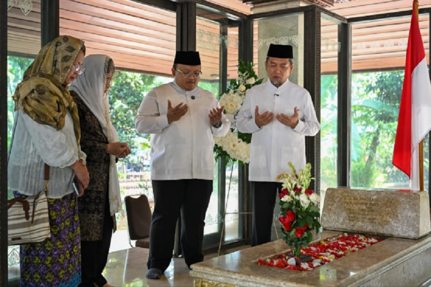 hut-ke81-ri-pks-ziarah-ke-makam-prolamator-teladani-pemikiran-bung-karno-dan-bung-hatta-sfp