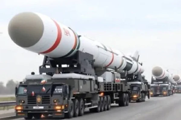 intelijen-as-sebut-iran-alihkan-prioritas-dari-program-nuklir-ke-selat-hormuz-glw