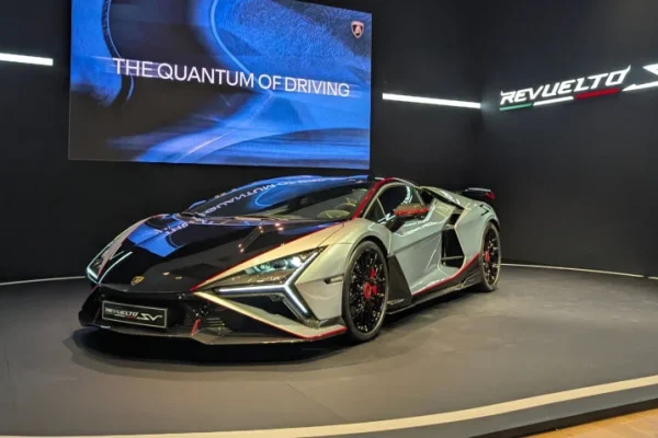 lamborghini-revuelto-sv-bikin-semua-merek-mobil-lain-sungkem-vax