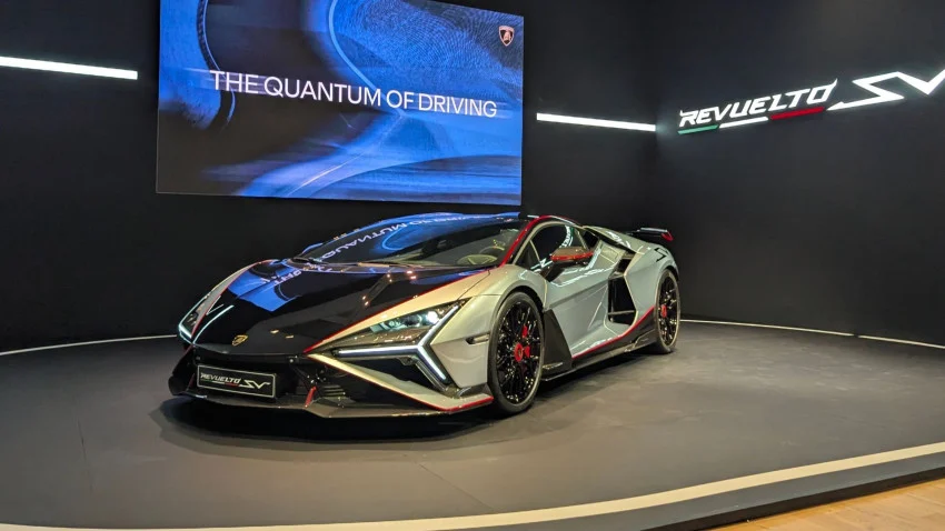 lamborghini-revuelto-sv-bikin-semua-merek-mobil-lain-sungkem-vax