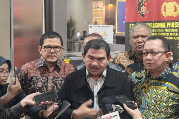 mendes-pdt-lapor-ke-bareskrim-soal-hoaks-warung-di-desa-ditutup-karena-ada-kopdes-cnp