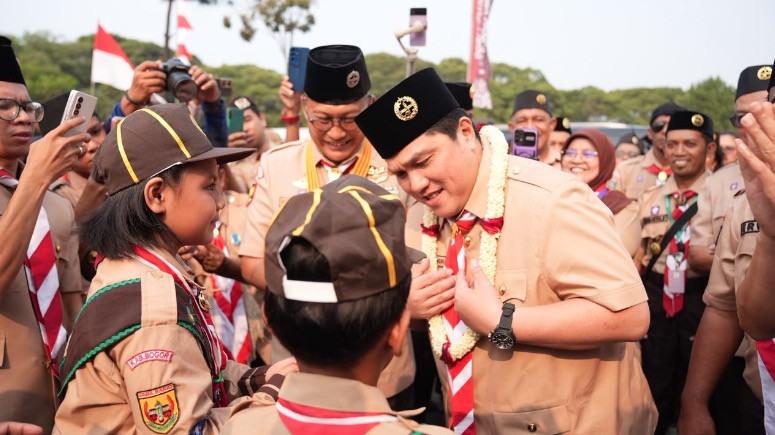 menpora-erick-thohir-sampaikan-amanat-presiden-di-hari-pramuka-ke65-oqq