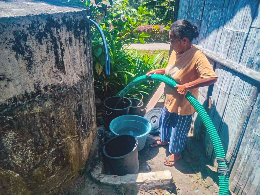 pertamina-peduli-salurkan-35000-liter-air-bersih-untuk-warga-maumere-pps