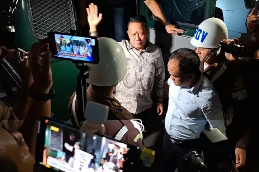 pihak-febrie-adriansyah-sebut-sutrimo-bukan-karumga-tapi-penjaga-rumah-kosong-ooa