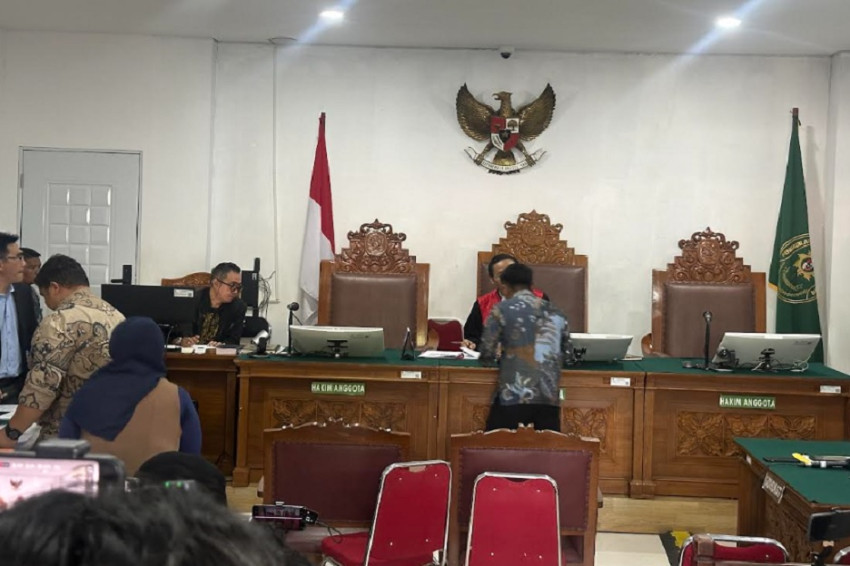 pn-jakarta-selatan-tunda-praperadilan-jilid-4-roy-suryo-terkait-pencekalan-pada-14-agustus-bfd