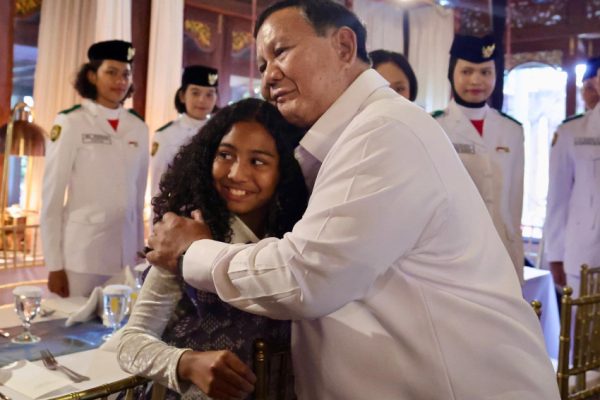 prabowo-undang-petugas-upacara-hut-ri-ke-hambalang-nxd