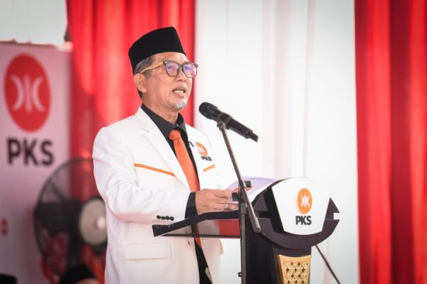 presiden-pks-amy-rakyat-mengukur-pertumbuhan-ekonomi-dari-harga-beras-hingga-penghasilan-esz