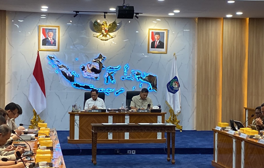 rapat-bersama-kepala-bgn-mendagri-minta-kepala-daerah-permudah-izin-sppg-dan-penerbitan-slhs-fls