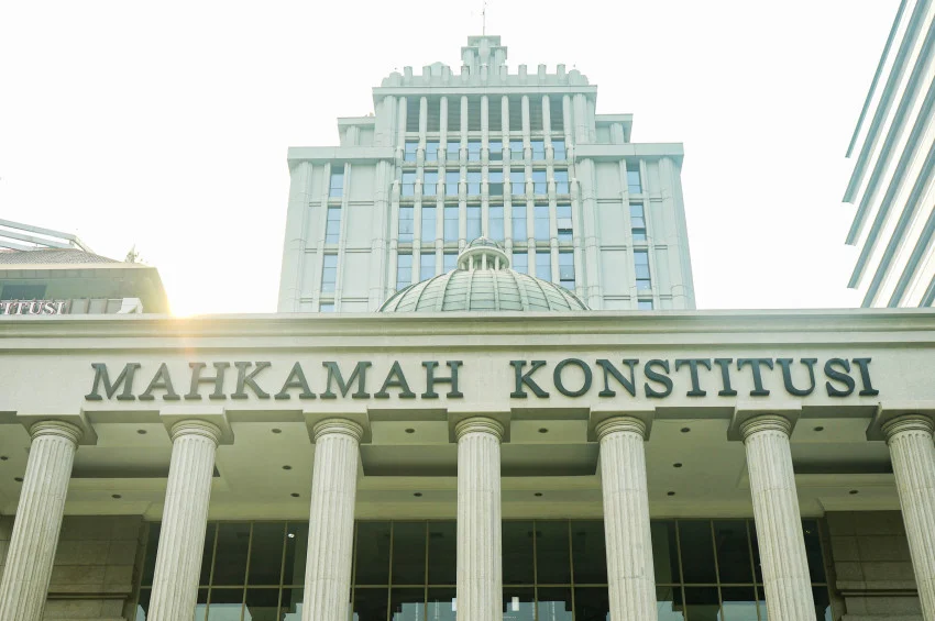 ratusan-permohonan-masuk-ke-mk-suhartoyo-semakin-banyak-masyarakat-gunakan-jalur-konstitusional-untuk-cari-keadilan-mzk