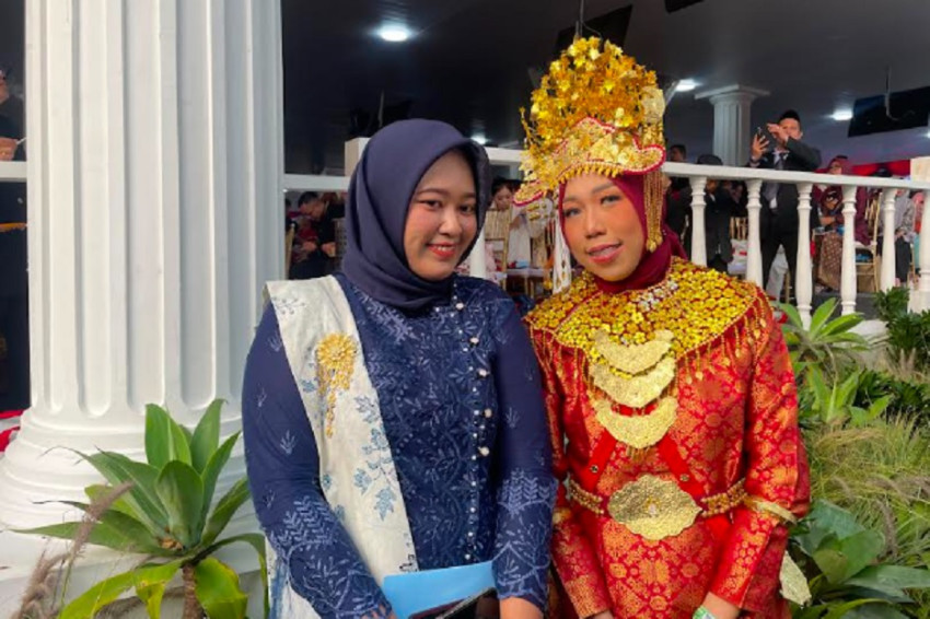 rela-terbang-dari-palembang-yuniatika-pakai-baju-adat-hadiri-hut-ke81-ri-di-istana-ita