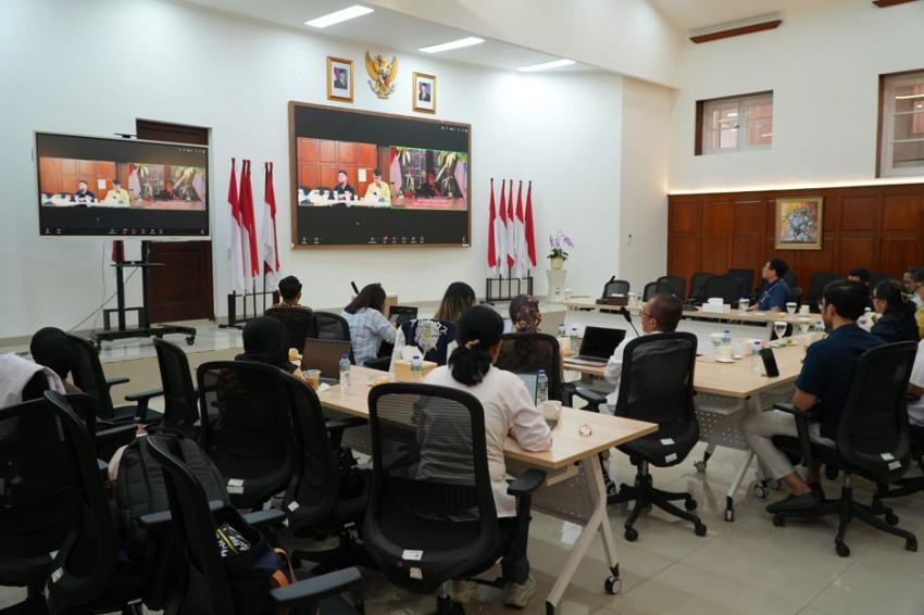 rumah-sakit-kemenkes-surabaya-berhasil-operasi-stamca-bypass-perdana-vol
