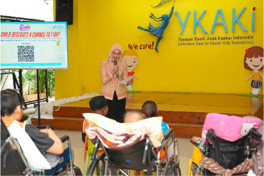 sambangi-ykaki-rustini-muhaimin-anak-pejuang-kanker-tak-boleh-berjuang-sendirian-fwo