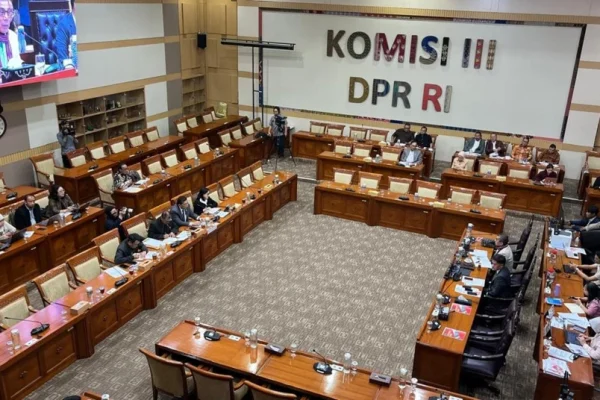 tok-komisi-iii-dpr-setujui-14-nama-calon-hakim-agung-dan-ad-hoc-xoe