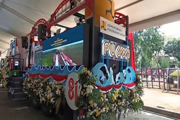 truk-karnaval-kementerian-pu-hadirkan-pesan-persatuan-gotong-royong-dan-kerja-nyata-zgc
