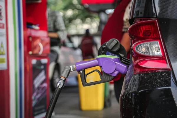 berlaku-besok-harga-pertamax-green-95-naik-jadi-rp19150-per-liter-lfw
