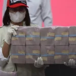 kpk-sita-uang-sebanyak-20-koper-dan-valas-dari-ott-di-kabupaten-bogor-joo