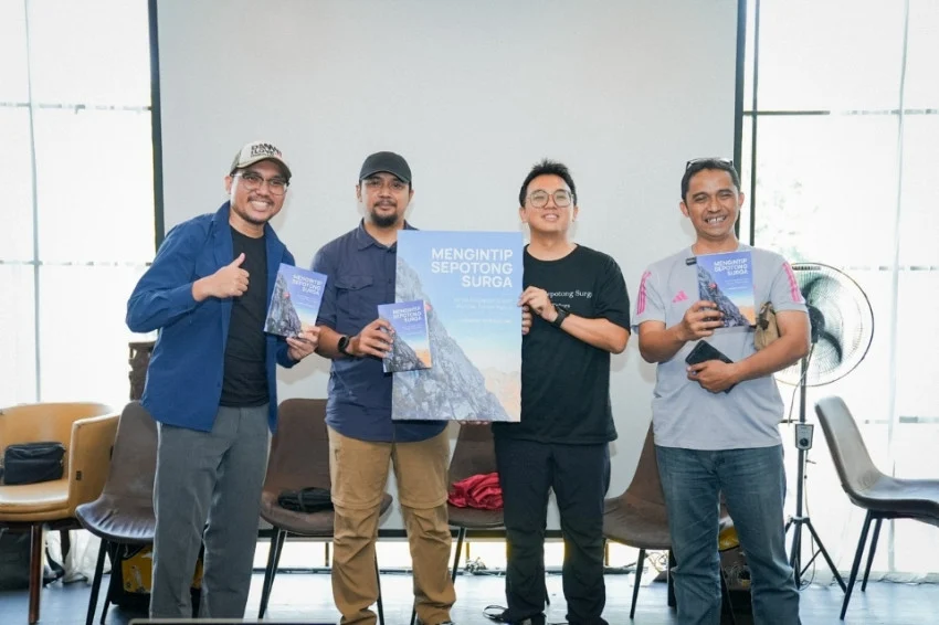 mengintip-sepotong-surga-catatan-perjalanan-menuju-puncak-trikora-papua-ock